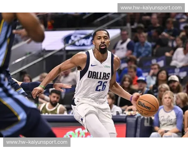 蓝调独奏遇上飓风轰鸣：当独行侠（小牛）与鹈鹕在篮筐巅峰相遇